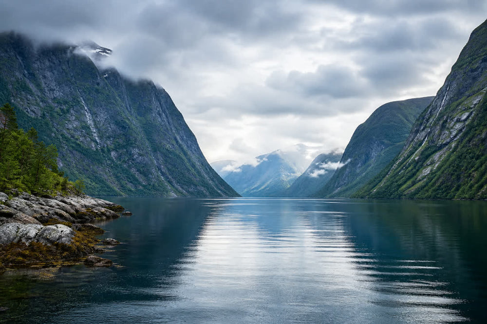 Norwegische Küstenlandschaft als Herkunftsmotiv für Seven Oceans